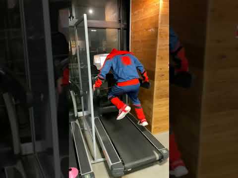 koşu bandında düştü #örümcekadam #spiderman