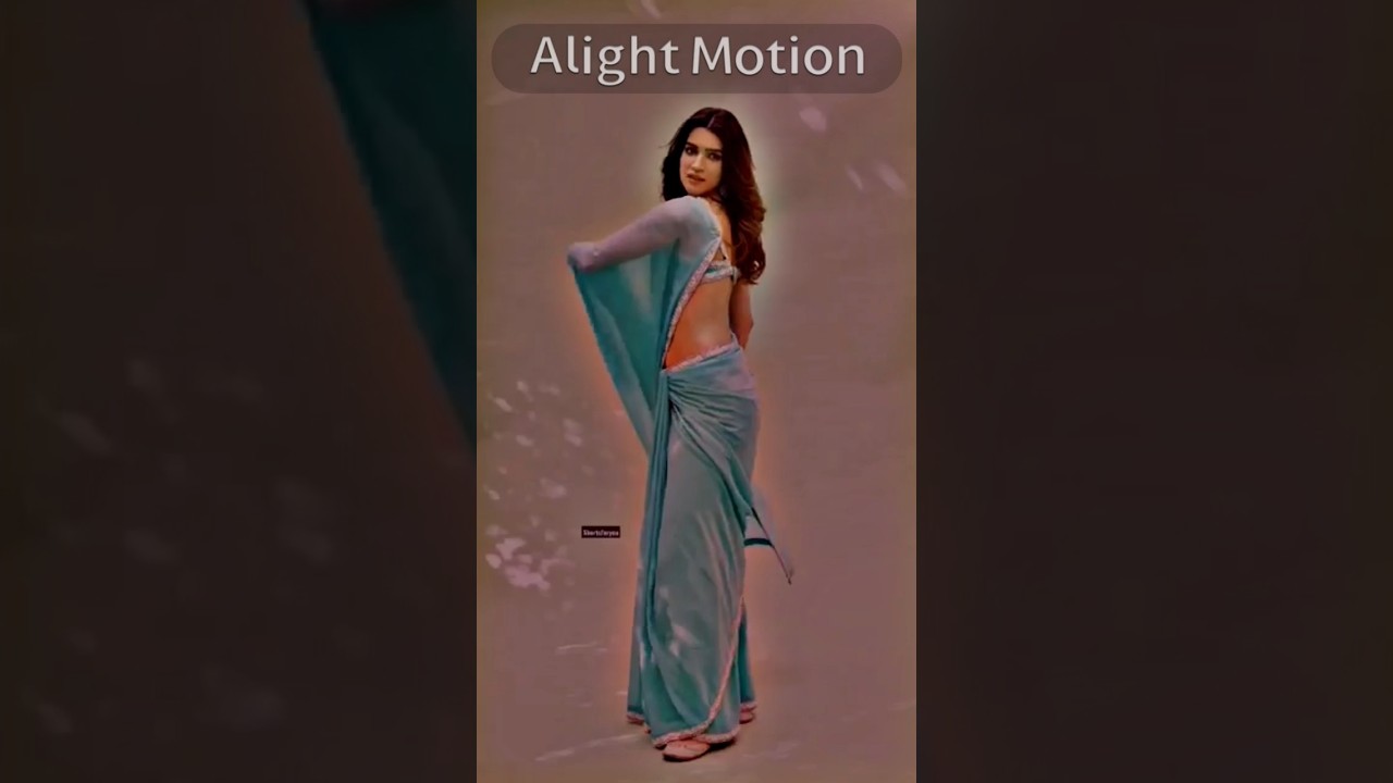 kriti sanon hot best ever 💦 navel 💦💖 as thumkeshwari in sky saree #shorts #viral #loving  #trending
