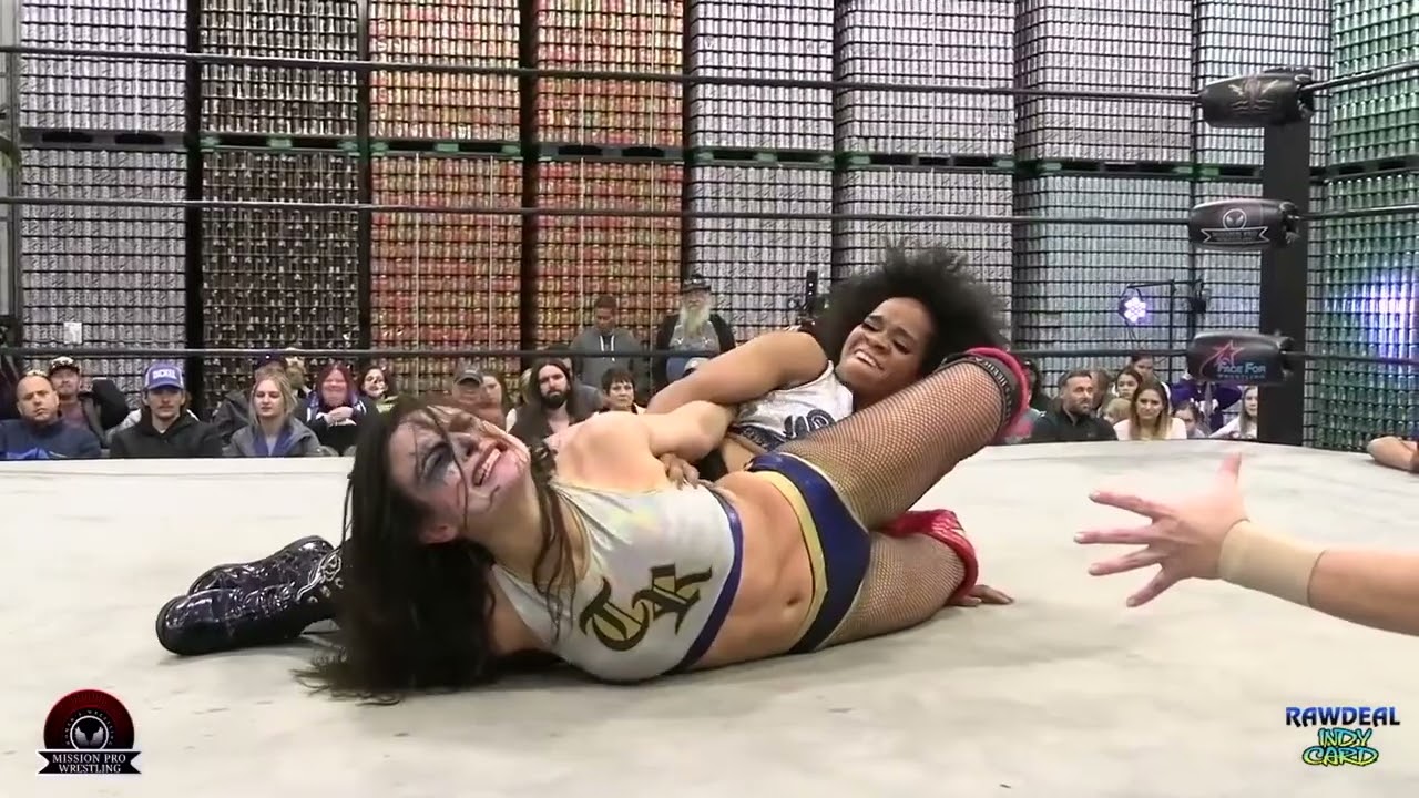 La Rosa Negra Black Storm Submission Hold 4
