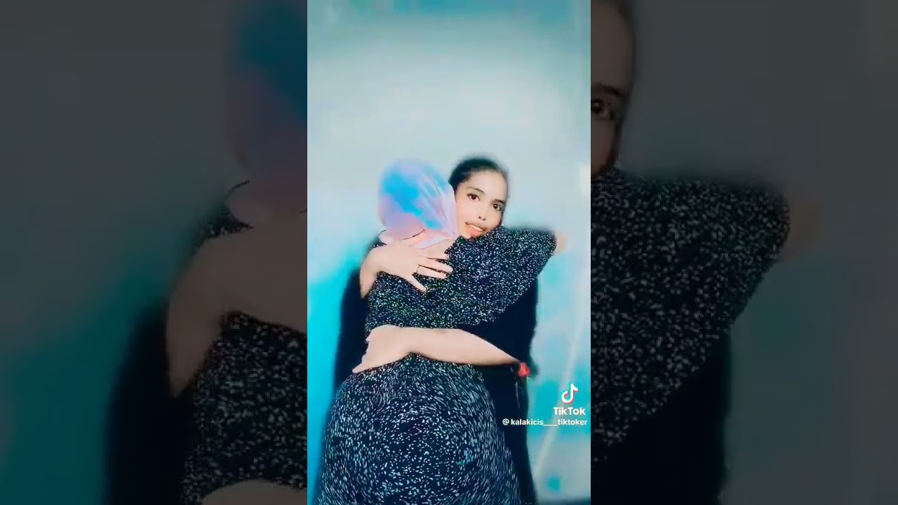 Laba Gabda naasaha isku ruuxayan