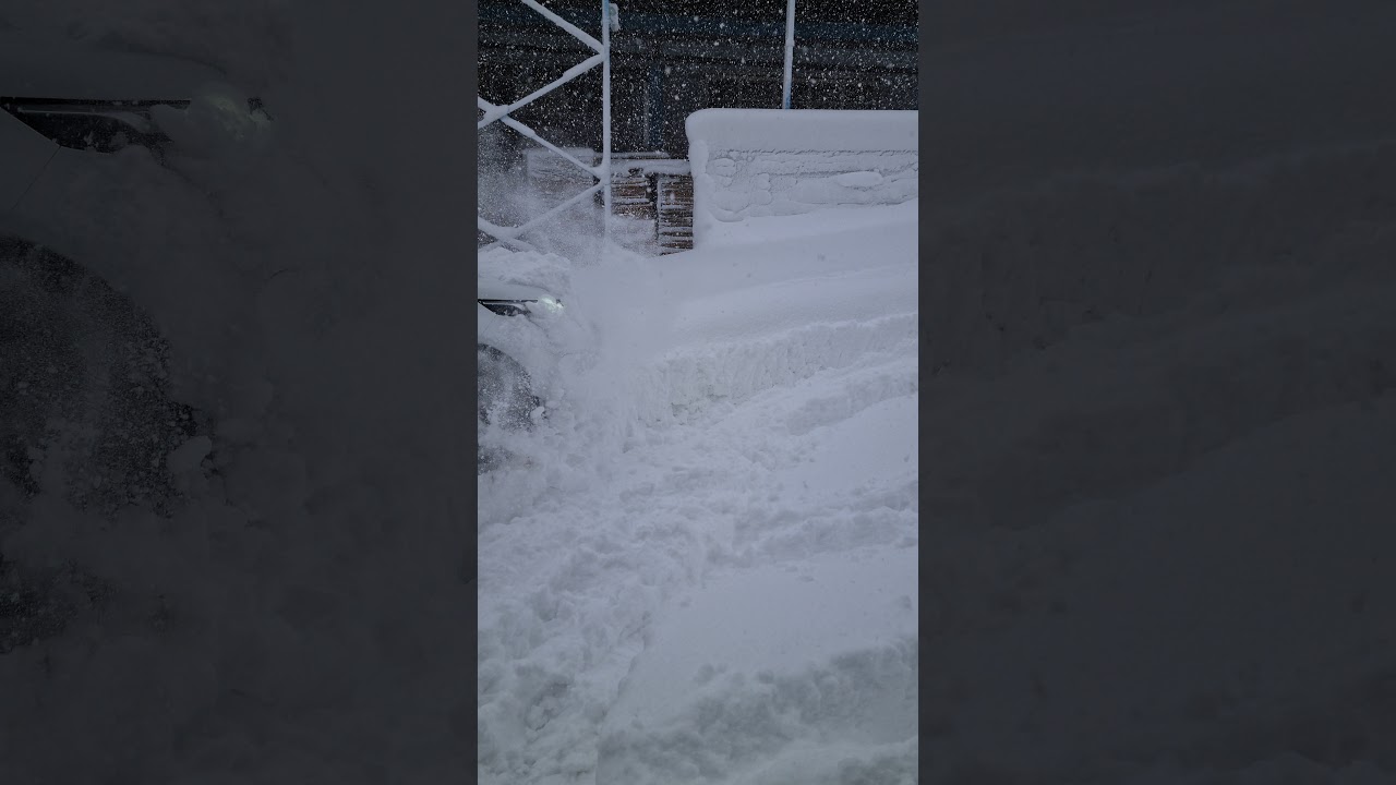 Land Rover Discovery Sport P300e Snow