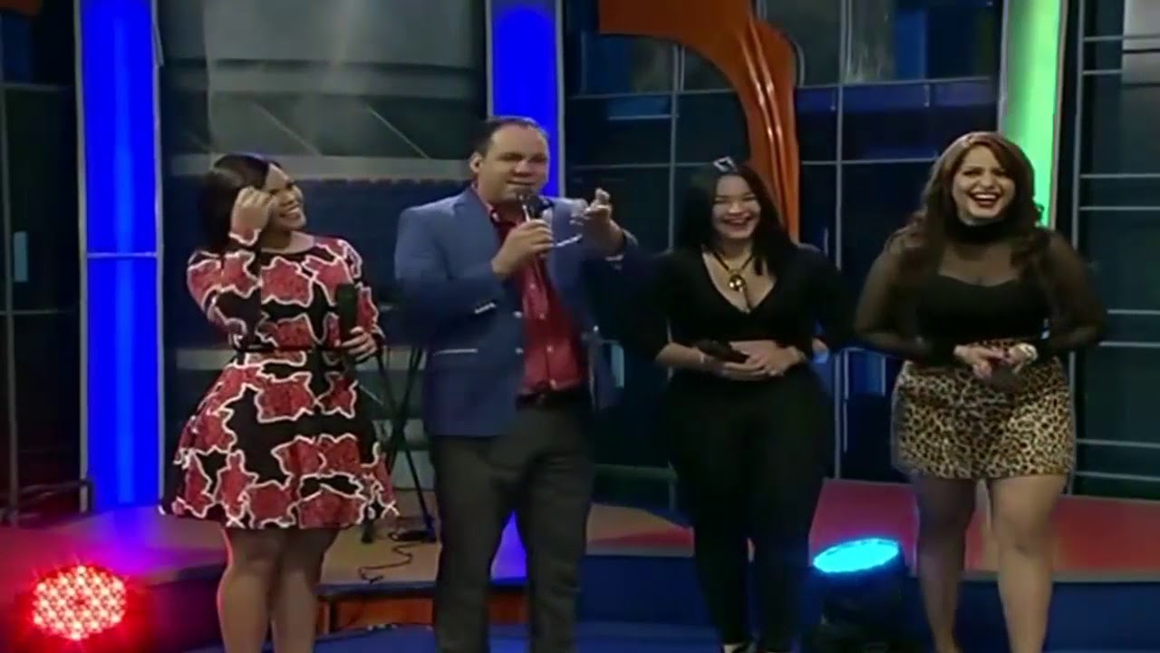 Las presentadoras mas buenas del programa    Aki es la Cosa