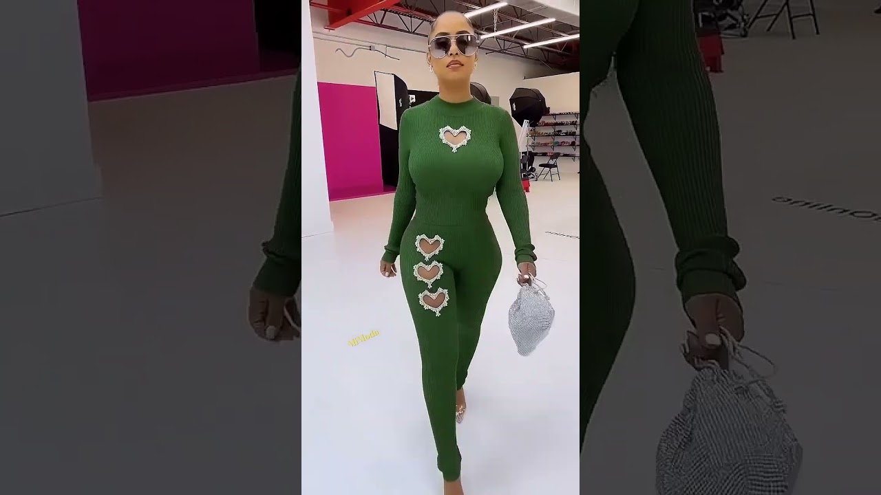Latest fashion style for girls with a green Jumpsuit #fashion #sundayoutfit #moda