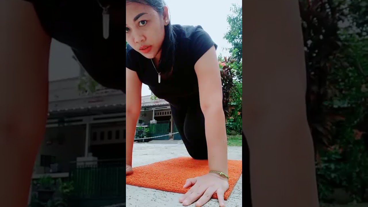 Latihan najemin otot bokong belah #shorts #leggings #BodyGoals #workout #PemersatuBangsa