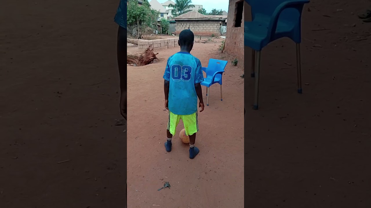 Learn skills 😃😁 #music  #football #soccer #barcelona #realmadrid #highlights #skills #shorts #god