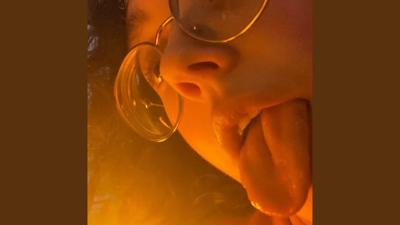 lens licking