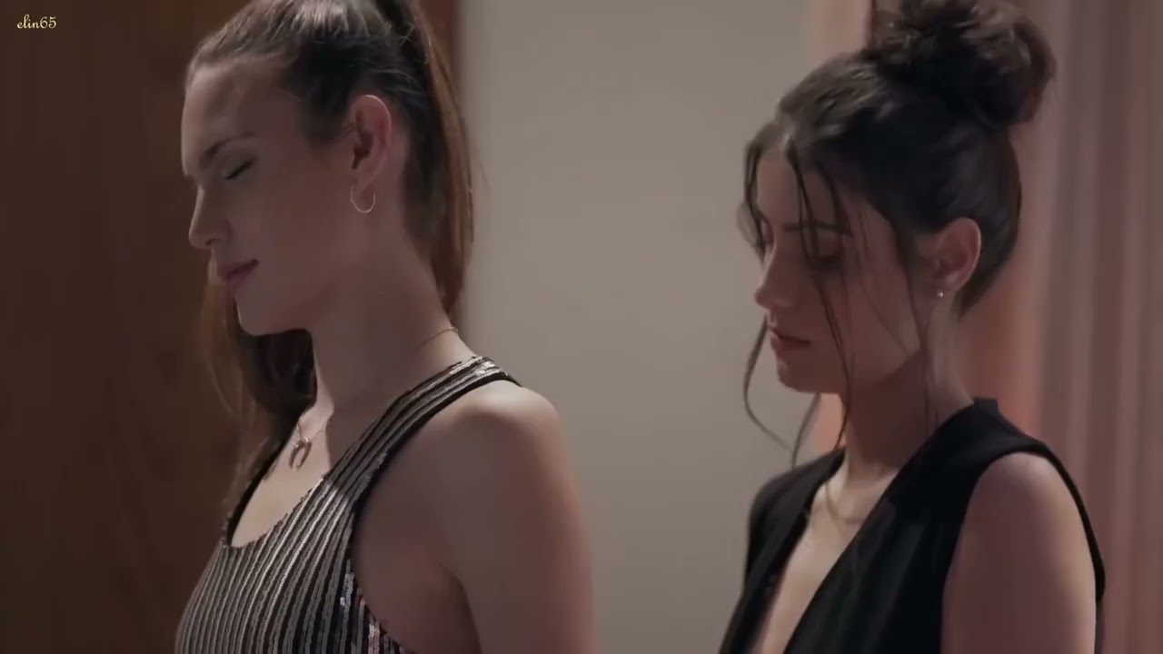 Lesbian Romantic Clip : Hot