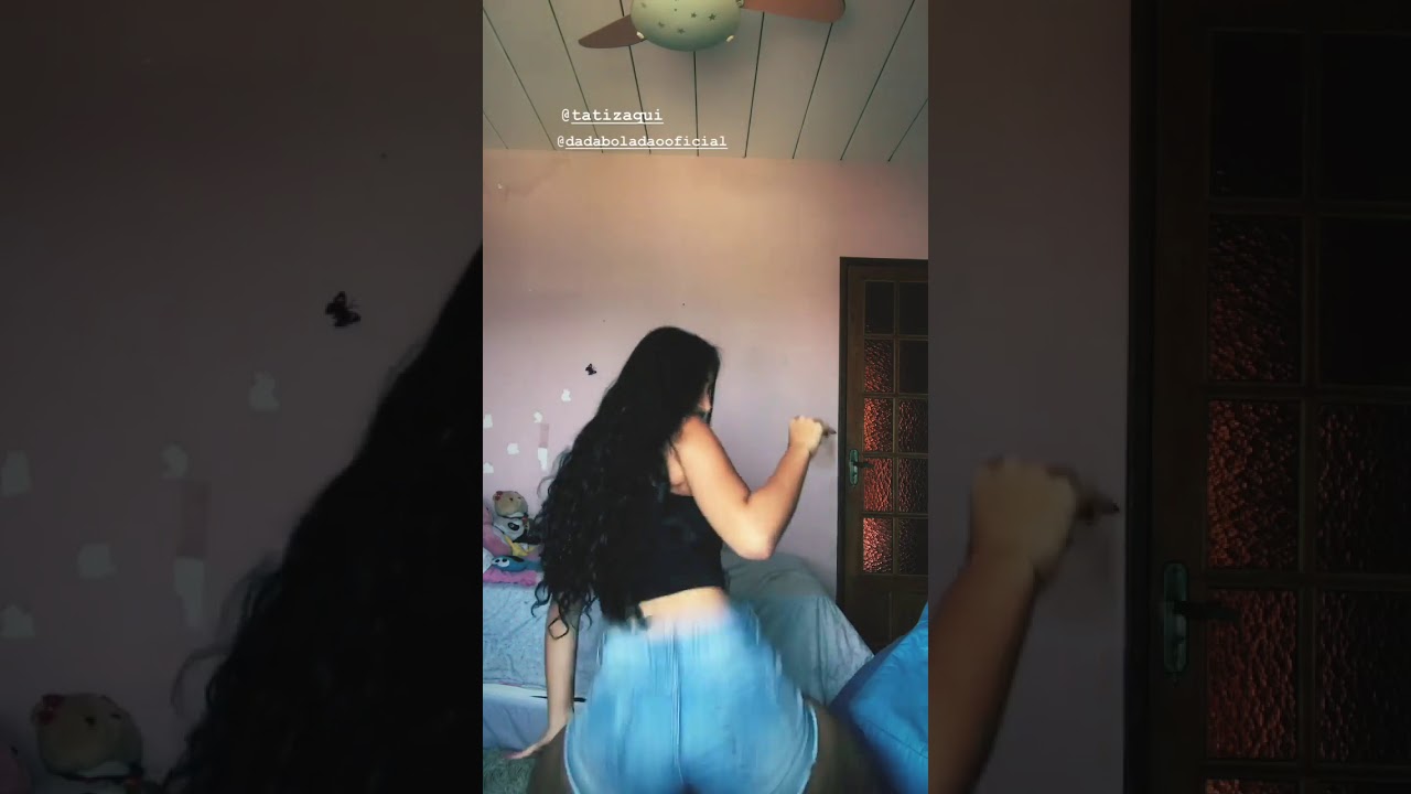 Letícia Castro dançando