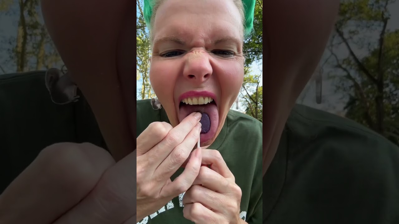 #LEVELUPSHORTS #SHORT #ASMR #CANDY #eatingsounds #CRINGE #OHIO #MUKBANG #EATING #LOLIPOP #MOUTH