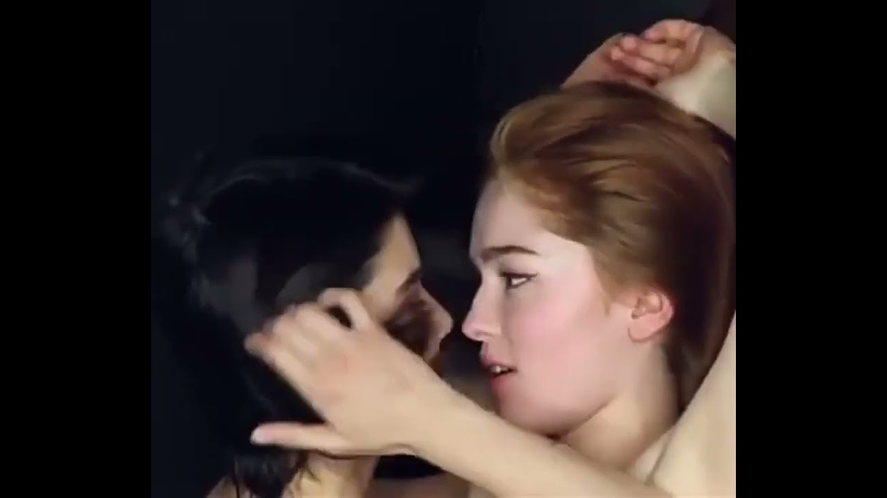 Lezbiyen Öpüşme ateşli sarışın lezbiyen Öpüşme kız kıza 💗💗