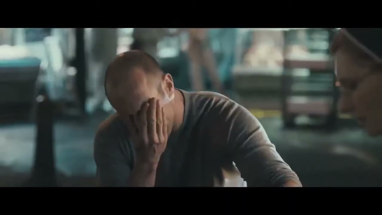 Çılgın Joe (Hummingbird) Trailer