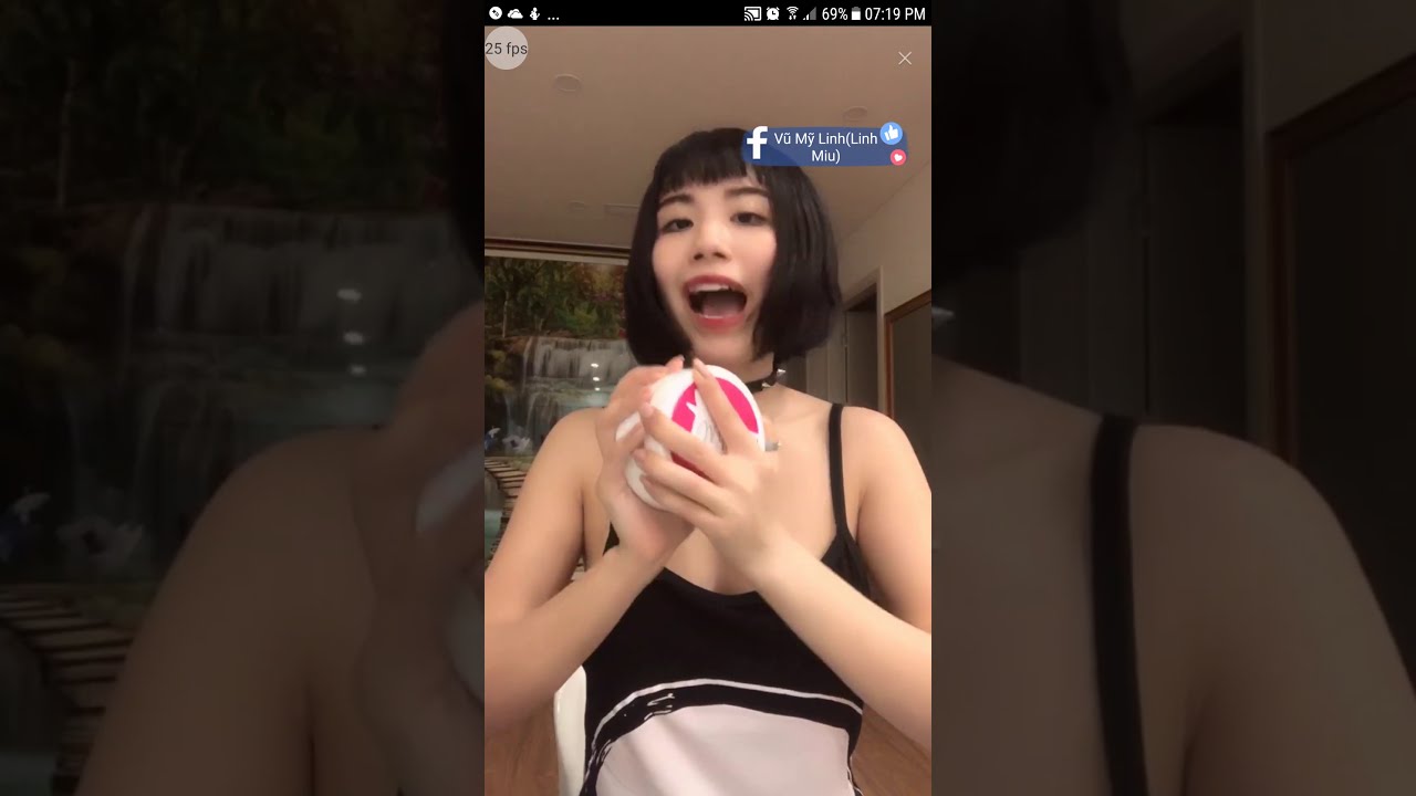 Linh Miu livestream bigo bán mỹ phẩm