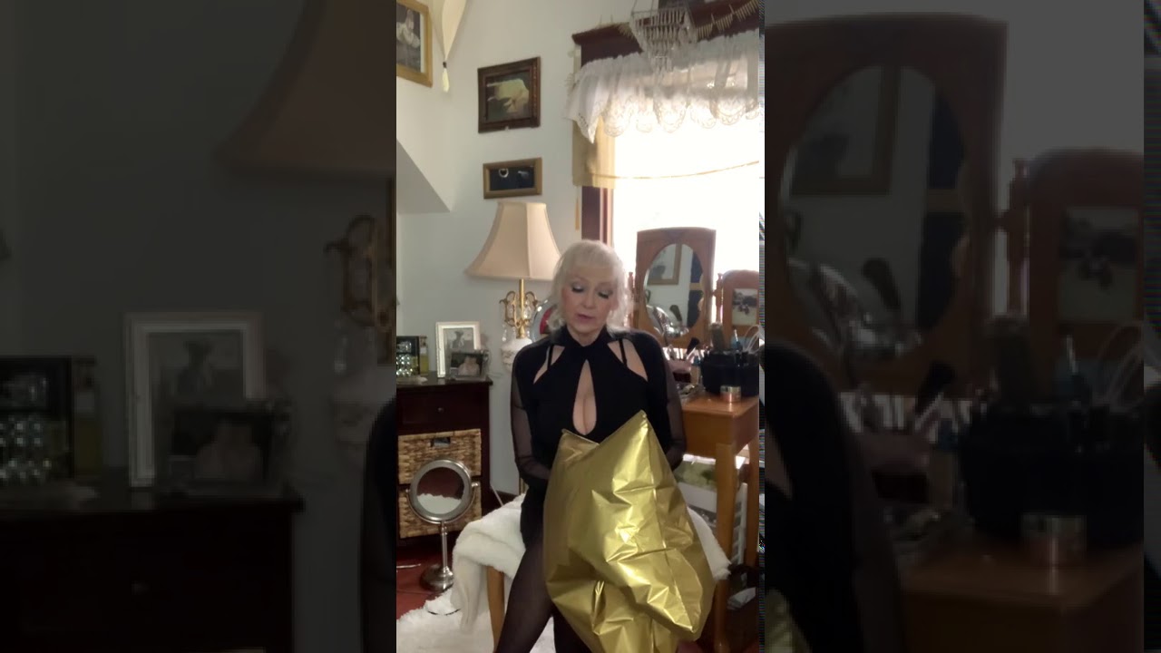 Little sexy black dress  patreon.com/brendaleerodeodrive