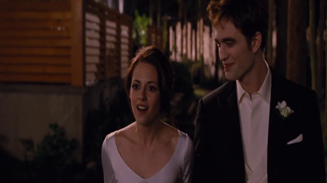 Little werewolf and Bella have a romantic sad farewell by waving hands