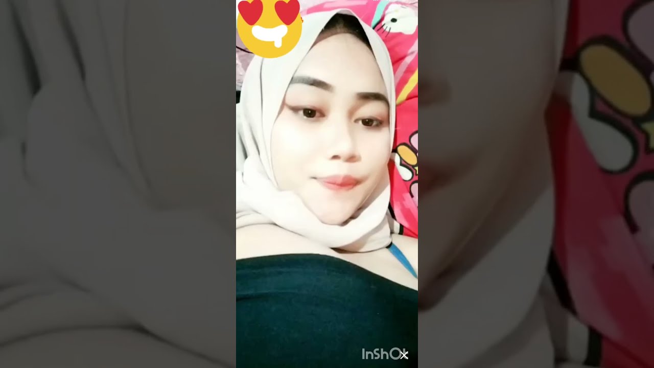 Live jilbab toge pamer belahan
