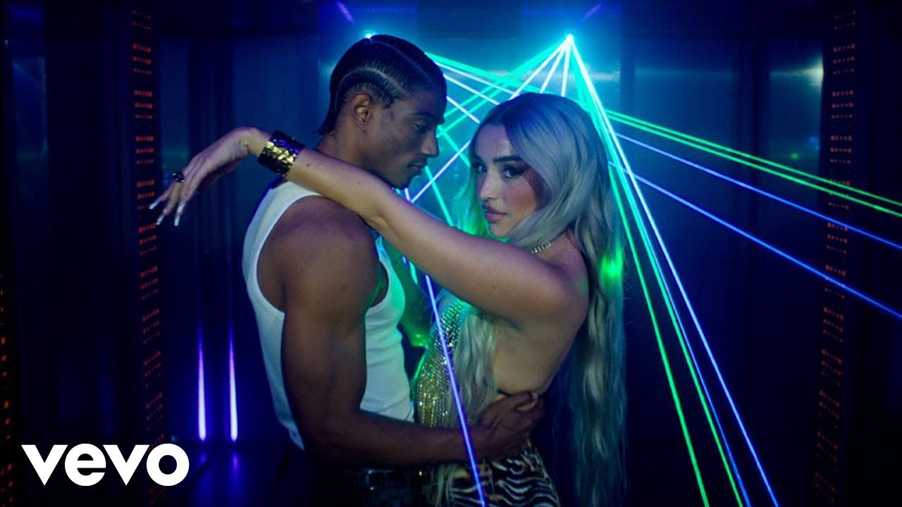 Lola Indigo - LA REINA (Video Oficial)