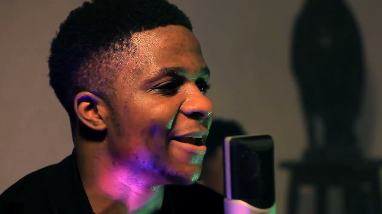 Luc Paluku _ Najipa moyo_usitikiswe cover_ in( moment of prayer).