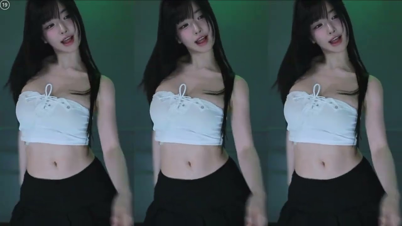 M0m099                                                                  #live #hot #cute