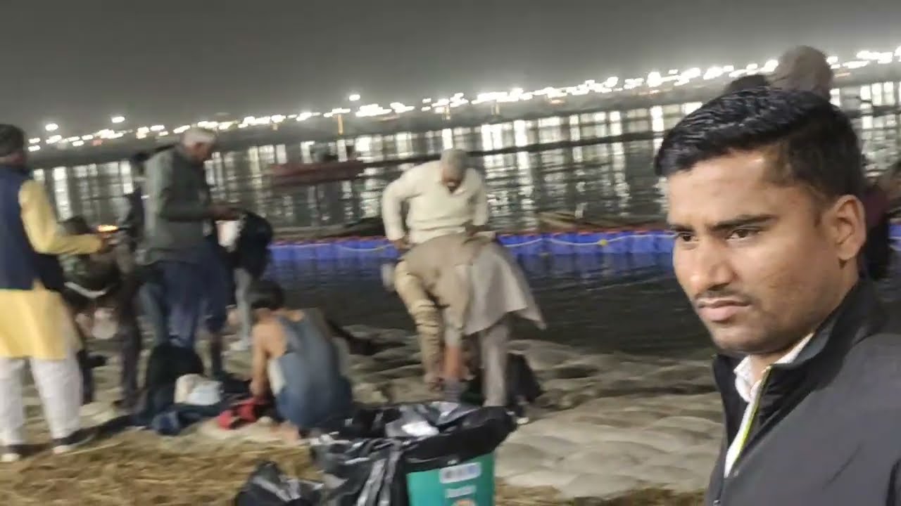 Maha Kumbh Mela 2025 Triveni Sangam Ghat Ganga snan video