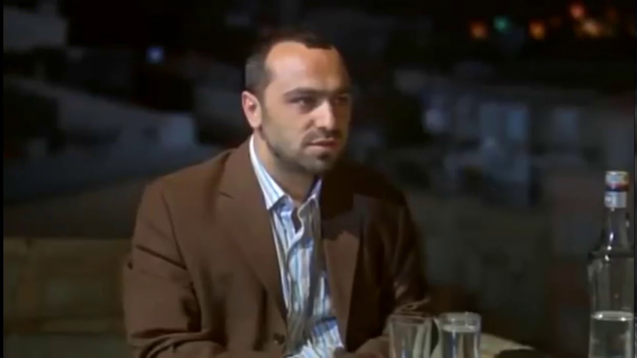 Mahalleye yeni kız taşınmış (adı Zeynep) - Alinin Sekiz Günü