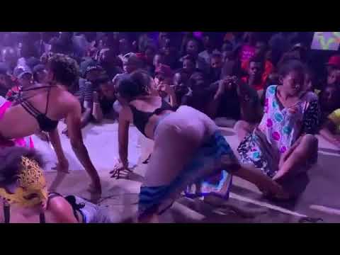 Malaya Mfirwaji mkundu / kibao kata /Chura wa buza/ Muuza Kuma / Kutombana Hadharani(4)