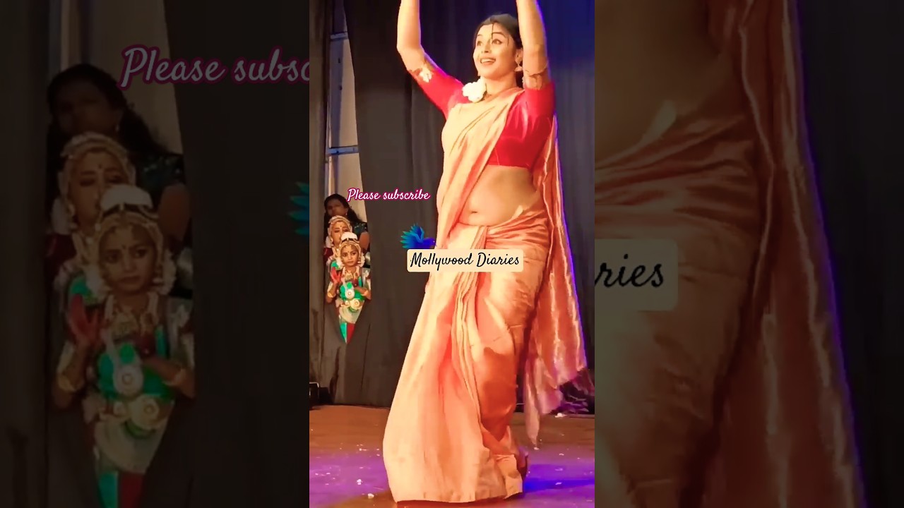 Mallu Actress Moksha Hot Navel#trending#shortsfeed #viralvideo