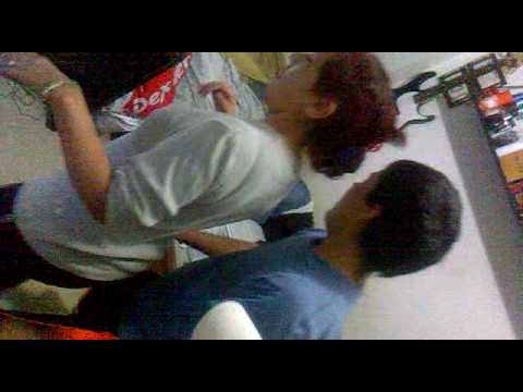 Mamá y Martin bailando reggaeton :$