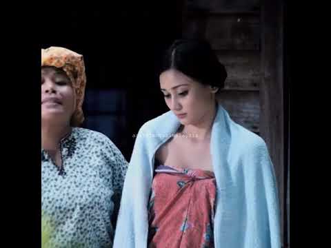 Mandi berkain batik