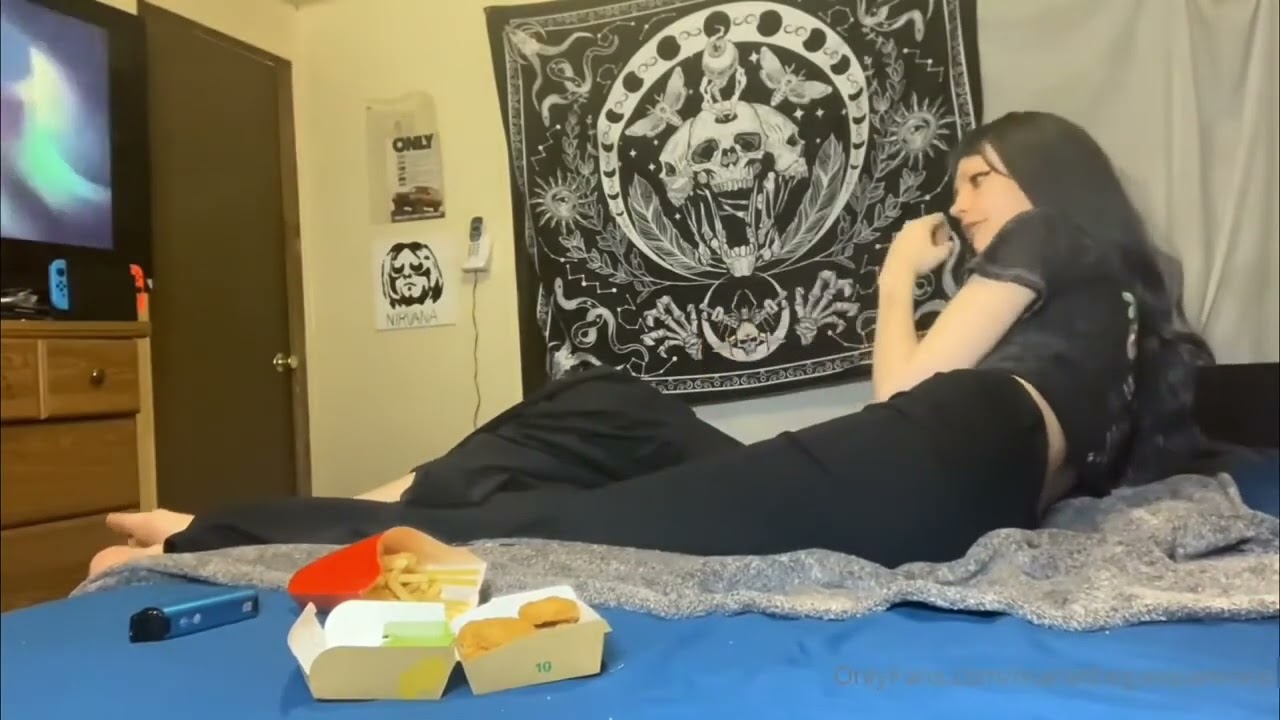 Marie the gas queen eating fast food and farting