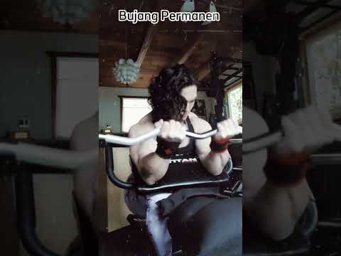 MATURE WOMAN PUMP HER SEXY BICEPS MUSCLE |TANTE STW BIKIN MELEK LIAT NYA 😍😘💪