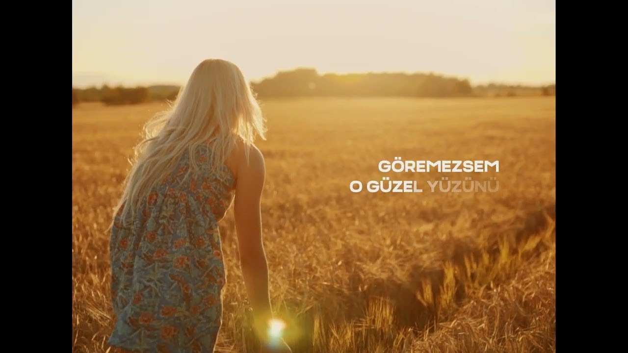 Mavi Gri - Dünyanın En Güzel Kızı (Lyrics Video)