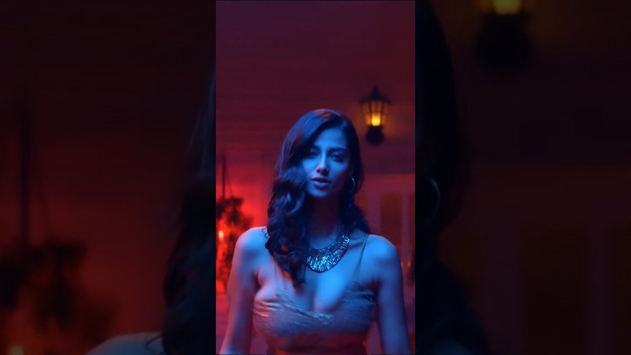 MEENAKSHI CHAUDHARY HOT BOOBS SHAKE | Actress Hot Navel #actresshot #actressshorts #navel #kajal