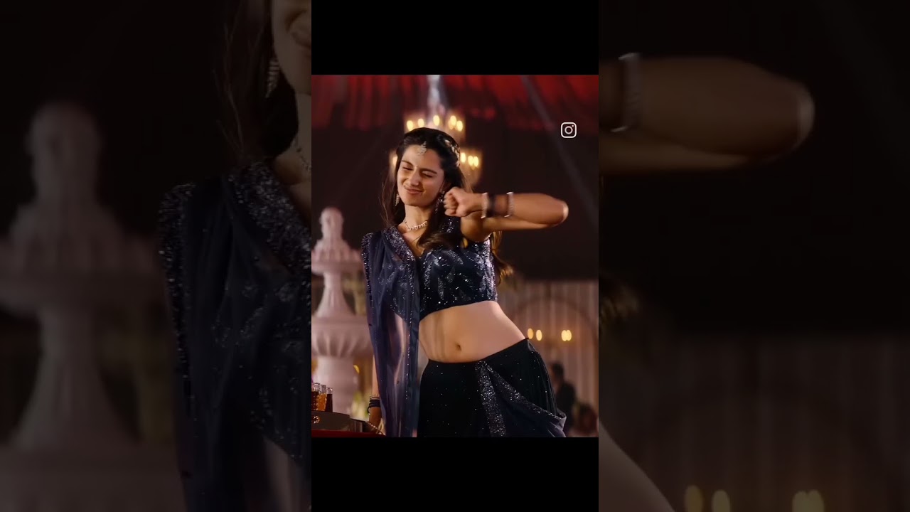 Meenakshi Chaudhary Hot Sexy Showing  Her Sareeless Blouse Boobs View Stomach Tummy Body Navel Hole#