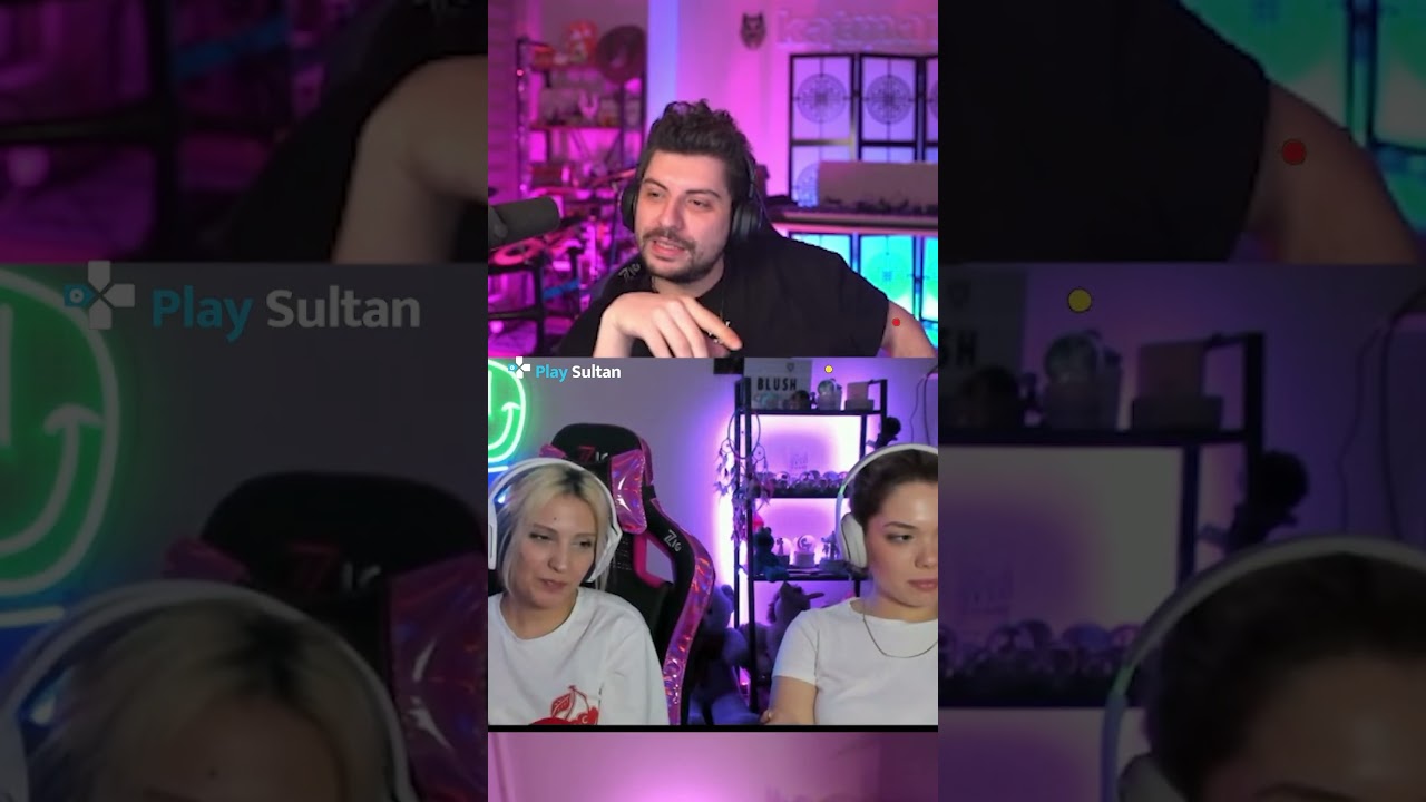 Melisa Korku Filmi İzlerken Soyunuyor @aynisinemalar #twitch #hype #shortsvideo #komik  #kesit