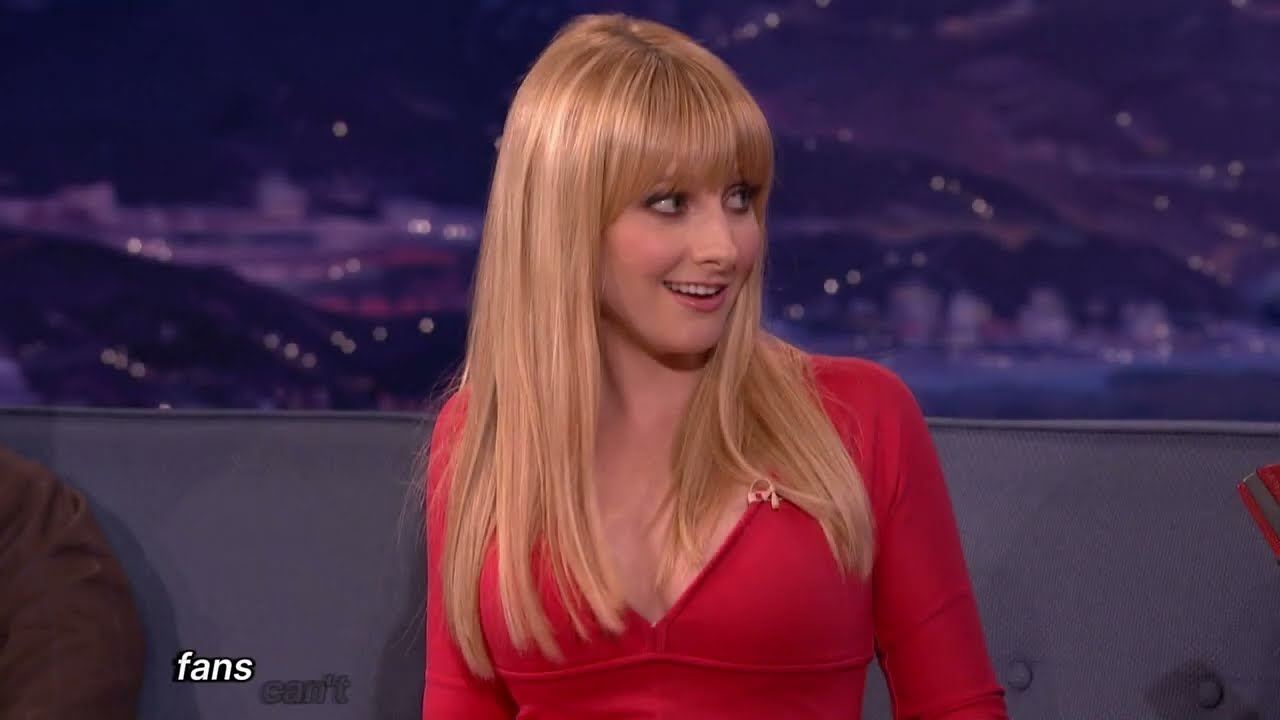 Melissa Rauch's BIKINI Pictures Leave Nothing To Imagination