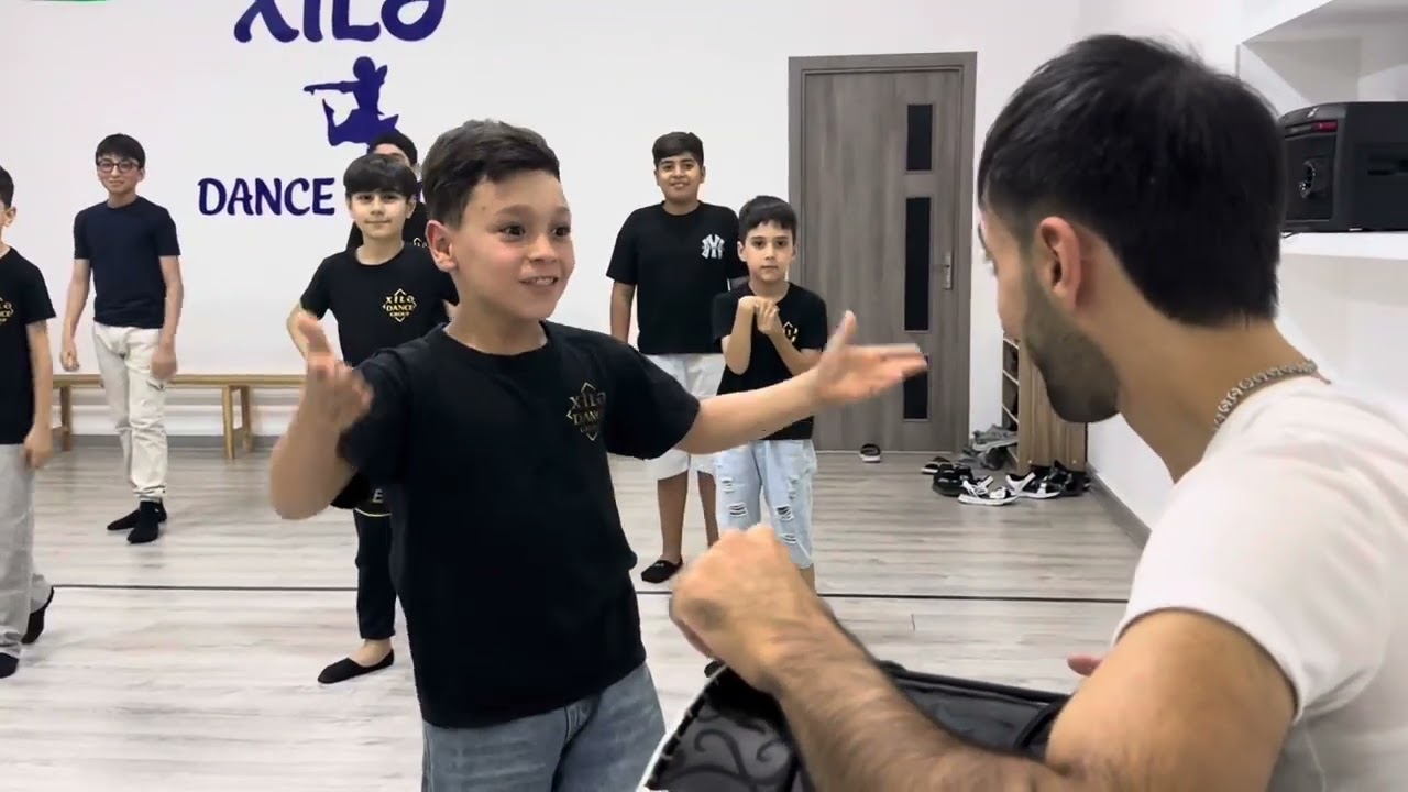 Mellim ve Telebeleri (Xile Reqs Qurupu)