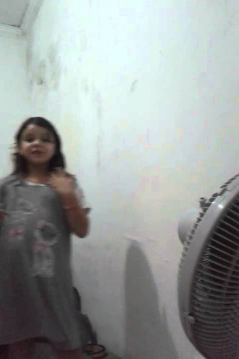Menina dançando bang de anitta kk