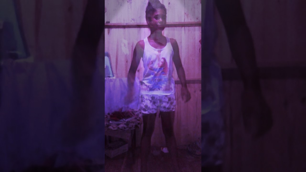Menina de 13anos dançando  a vingadora