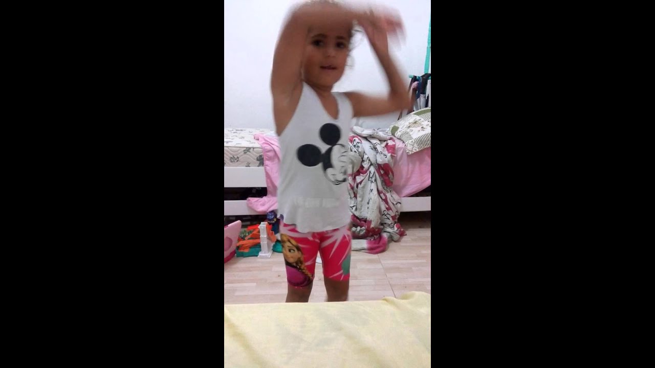 Meninas dançando bang da anitta