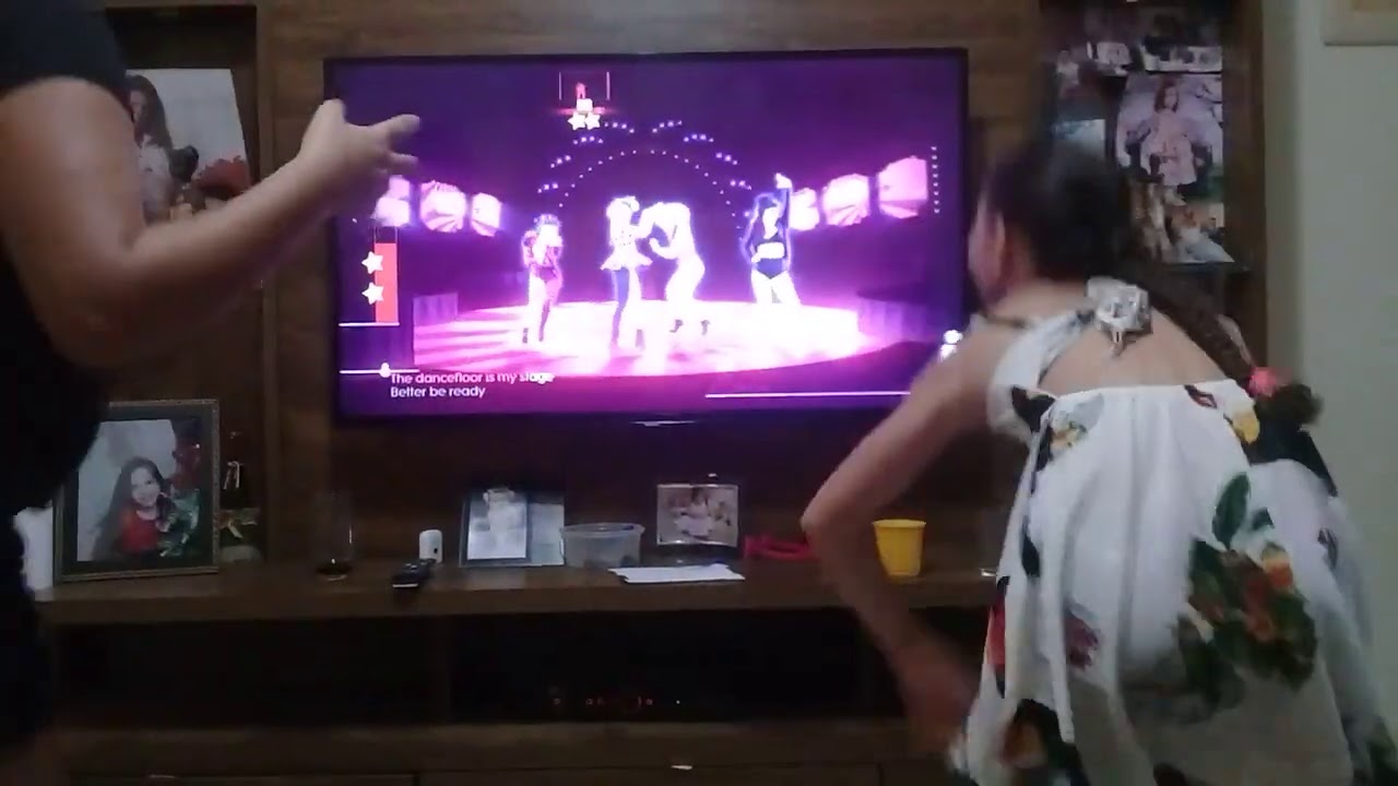 Meninas dançando