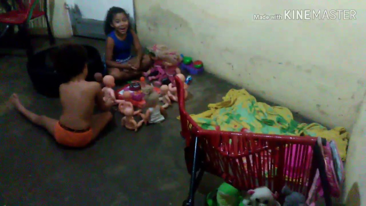 MENINAS SAPECAS BRINCANDO