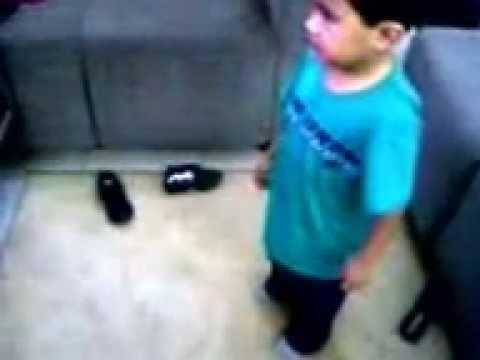 Menino de  3 anos dançando funk
