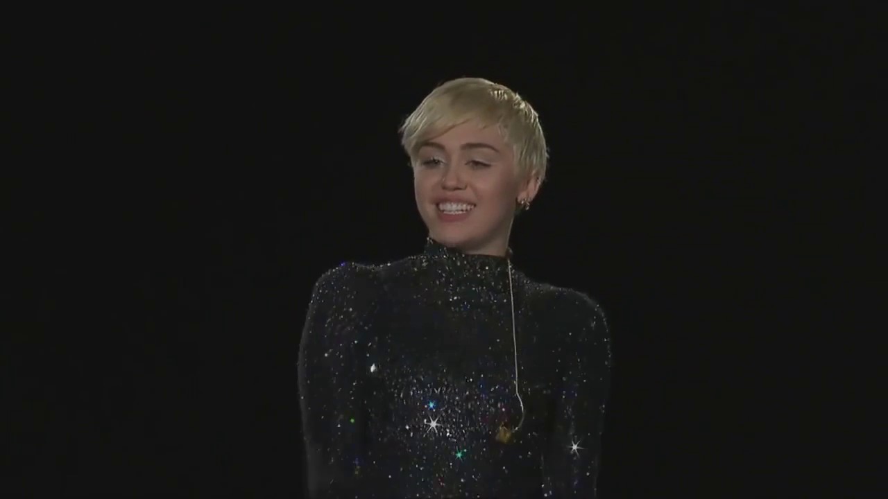 Miley Cyrus - Adore You | Bangerz Tour (Live from London) [HD]