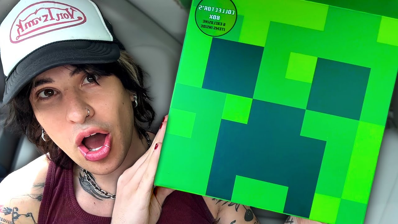 Minecraft Mystery Box Unboxing!