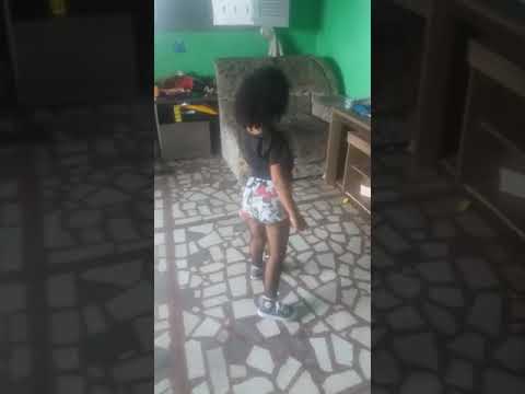 minha filha Luanna dançando funk essa sim gosta viu