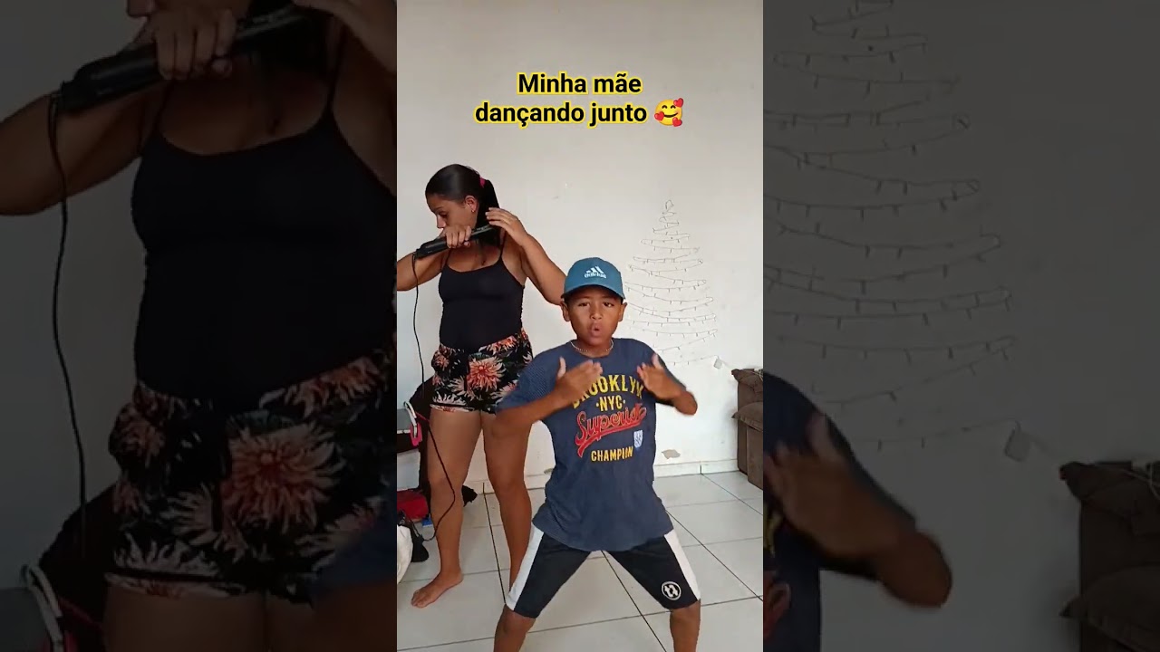 MINHA MÃE DANÇANDO JUNTO 😍#shorts