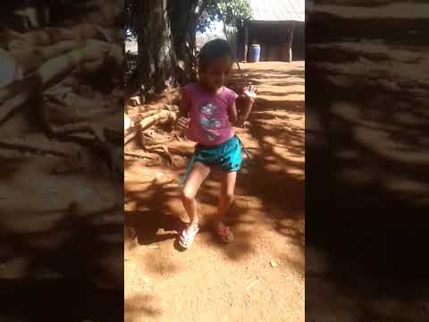Minha sobrinha dançando