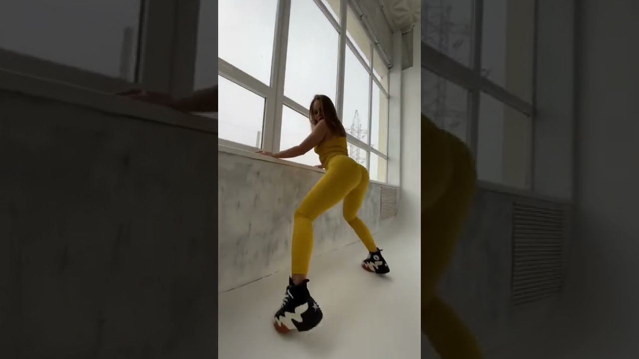 Miss California - 2Scratch feat. YG/ Sexy twerk