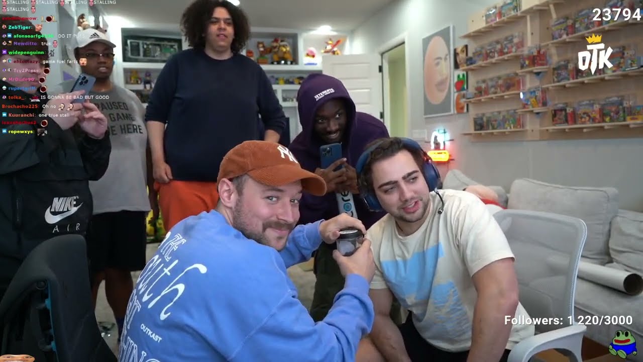 Mizkif Smells Amouranth's Jar Farts