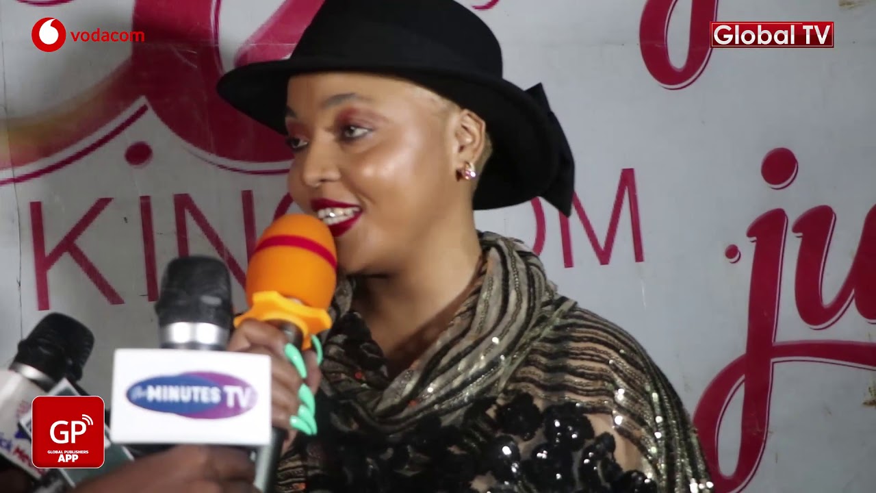 Mmmh! WOLPER Kweli Fundi Cherehani, Cheki KIVAZI Chake!